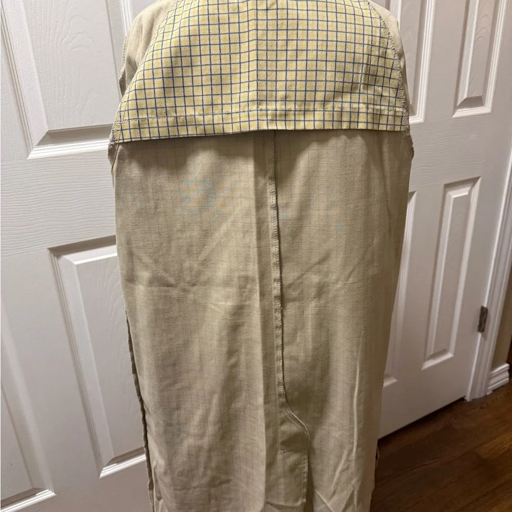 1960s Vintage Sears Stylish Beige and Black Checkered Trench Coat - Picture 6 of 10